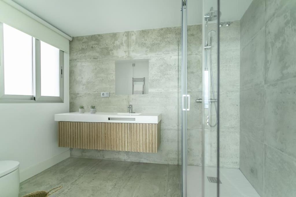 Moderno Y Completo Apartamento Frente Al Mar Málaga Exteriör bild