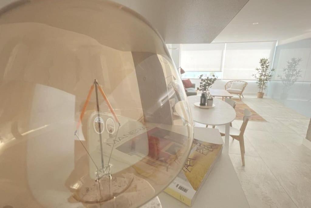 Moderno Y Completo Apartamento Frente Al Mar Málaga Exteriör bild